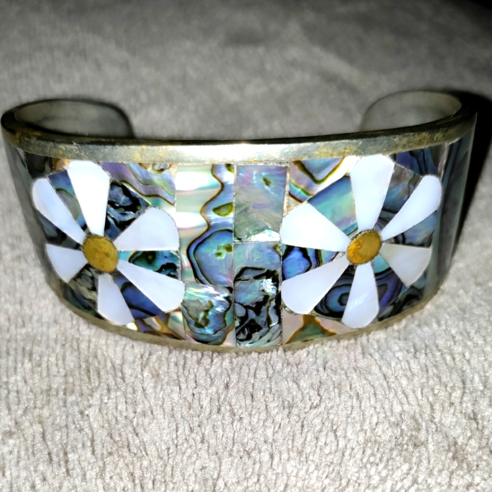 Sterling silver bangle bracelet with mother of pearl inlay